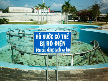 Nỗi lo từ bảng cảnh báo