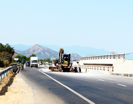 Sửa chữa cầu trên Quốc lộ 1A: Sẽ hoàn thành vào cuối tháng 6