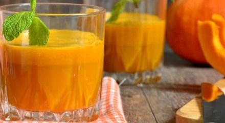 Lợi ích không ngờ của nước ép bí đỏ sống