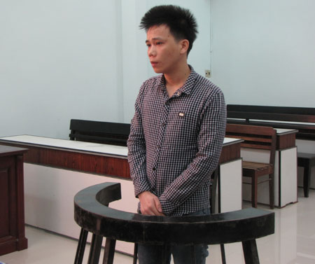 Bị bắt quả tang đang bán cần sa