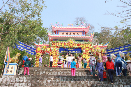 Many pilgrims join the festival.