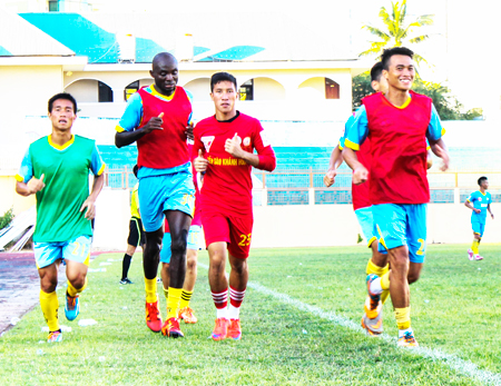 Sanna Khánh Hòa - Biển Việt Nam - Long An: Tương đồng