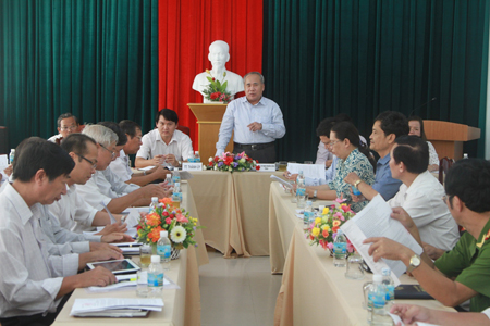 Làm việc với thành phố Cam Ranh về tình hình kinh tế - xã hội