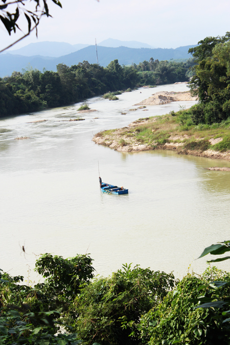Khai thác cát trái phép ở khu vực quan trắc: Cần xử lý dứt điểm