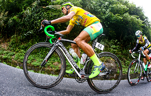 Nguyễn Thành Tâm không có đối thủ ở giải xe đạp xuyên Việt