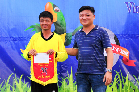 Đội bóng Vinpearl Land Nha Trang đạt giải nhì