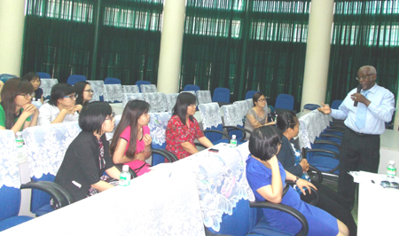 Hội thảo hỗ trợ phát triển nghề nghiệp cho giảng viên nữ