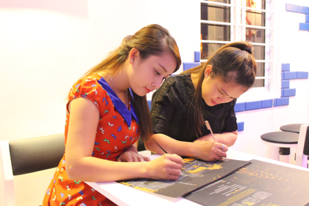 Tranh cạo Hàn Quốc: Thu hút giới trẻ