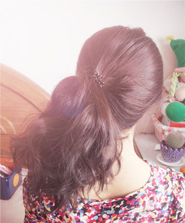 Hướng dẫn làm tóc búi mát mẻ mùa hè