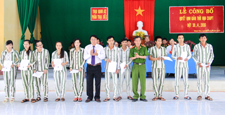 282 phạm nhân được giảm án dịp 30-4