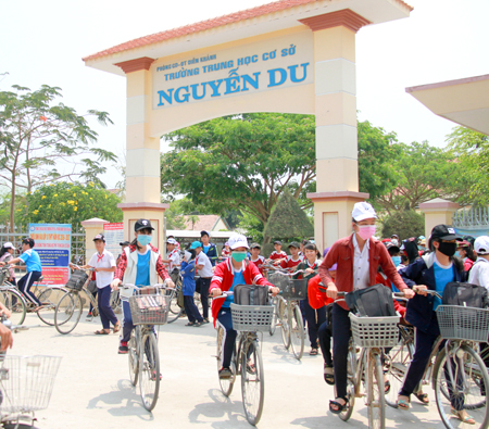 Trường THCS Nguyễn Du được công nhận đạt chuẩn quốc gia