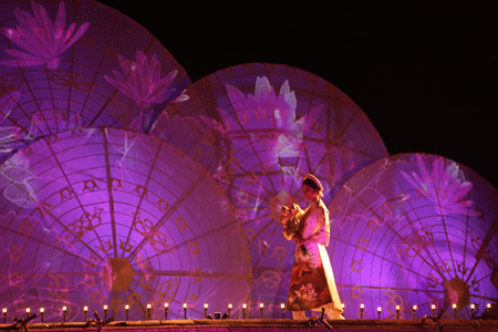 &quot;Nơi huyền thoại bắt đầu&quot;: Đêm áo dài đậm chất Huế