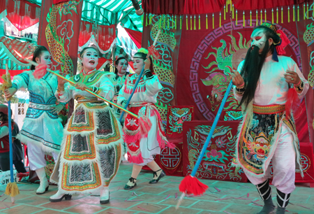 Vào mùa &quot;hát án&quot;