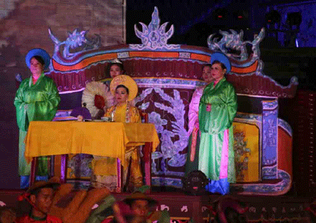 Đêm hoàng cung – Huyền thoại về một cố đô xưa