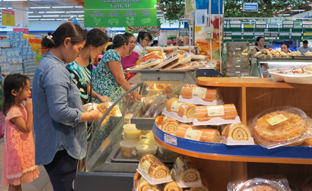 Dịp lễ 30-4 và 1-5: Siêu thị hút khách