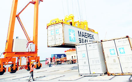 Việt Nam xuất siêu gần 1,5 tỷ USD sau 4 tháng