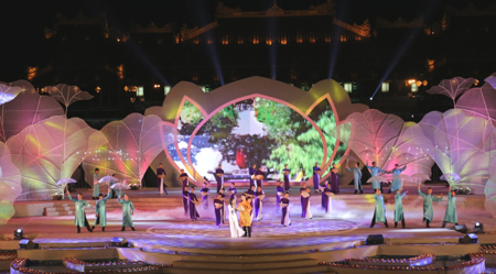 Bế mạc Festival Huế 2016: Lưu luyến đêm giã bạn