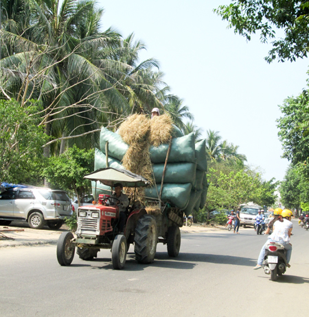 Xe máy cày vi phạm an toàn giao thông