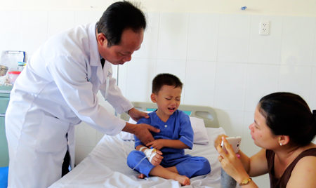 Cấp cứu thành công cháu bé 4 tuổi bị viêm ruột thừa đã vỡ mủ