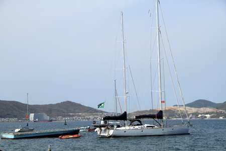 Gia đình Schurmann và du thuyền Kat thăm Nha Trang