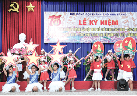 Tiết mục văn nghệ trong lễ kỷ niệm