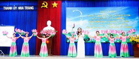 Một tiết mục kể chuyện về tấm gương đạo đức Hồ Chí Minh