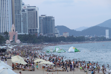  Quang cảnh bãi biển Nha Trang.