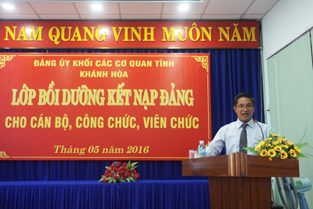 Khai giảng lớp bồi dưỡng kết nạp đảng và đảng viên mới