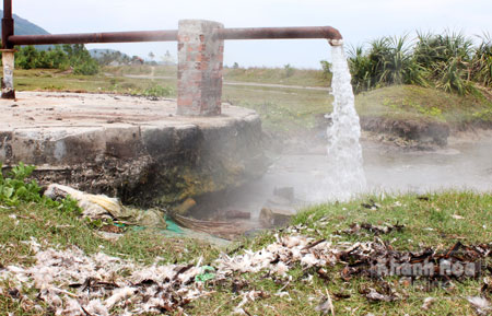 Mỏ nước khoáng để hoang