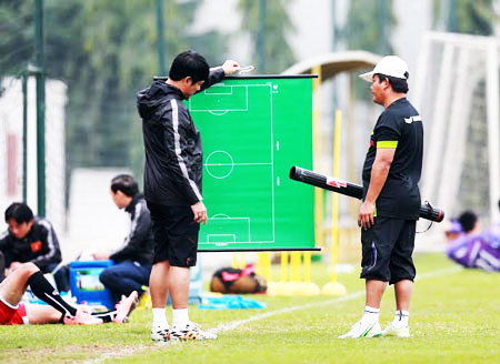 Đội tuyển bóng đá Việt Nam: Thử nghiệm cái gì?