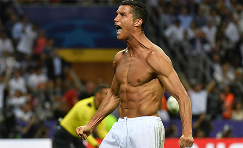 Ronaldo sắp nhận lương kỷ lục, ở lại Real tới năm 35 tuổi