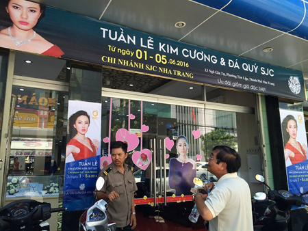 Tổ chức Tuần lễ Kim cương và đá quý SJC