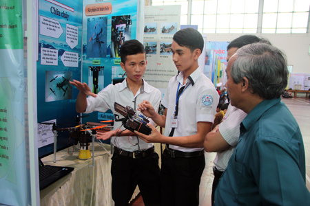 Phát triển câu lạc bộ khoa học kỹ thuật tại các trường