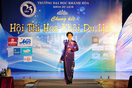 Phần thi áo dài