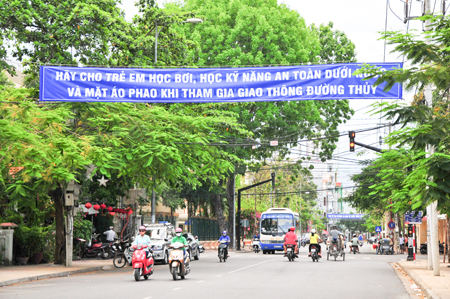 Băng rôn tuyên truyền sai lỗi chính tả