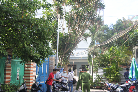 Công an phong tỏa hiện trường để điều tra.