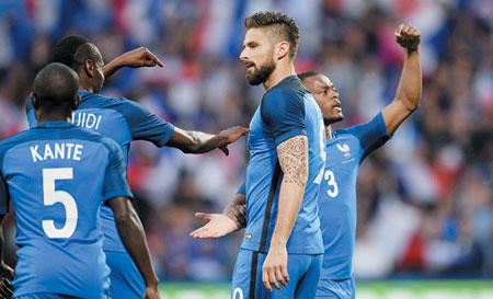 Mở màn Euro 2016: Chủ nhà lập uy