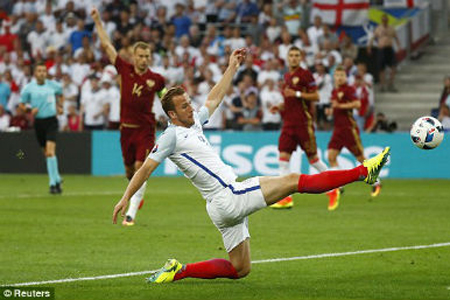 Ông Roy Hodgson vẫn đặt kỳ vọng vào Harry Kane