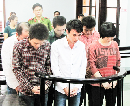 Dắt dây buôn ma túy, dẫn nhau vào tù