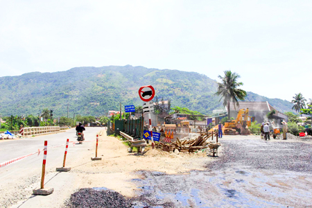 Xây mới cầu Suối Dừa