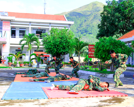 Đẩy mạnh việc học tập, làm theo tấm gương đạo đức của Bác