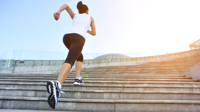 Leo cầu thang tốt cho não