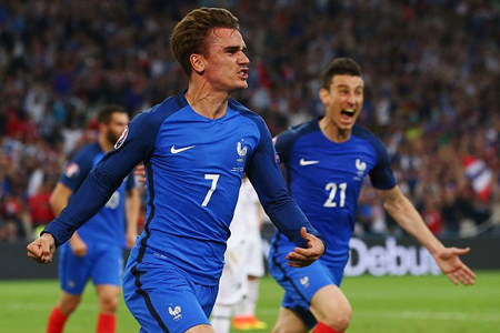 Antoine Griezmann đã “cứu” lại một trận thắng cho đội tuyển Pháp bằng một bàn thắng ở phút 90.