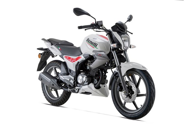 Benelli TNT15 khá “đuối” trong cuộc đua sức mạnh với các đối thủ cùng phân khúc