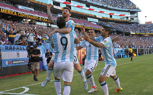 Messi đóng góp 1 bàn thắng cho Argentina. (Ảnh: Getty)