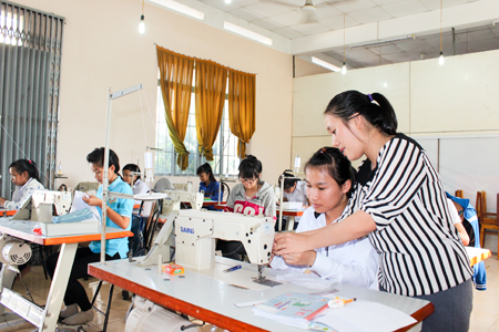 Dạy nghề cho lao động thuộc hộ nghèo ở huyện Diên Khánh