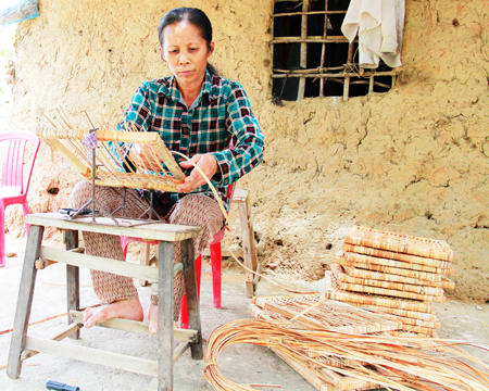 Nhiều hoạt động giúp phụ nữ thoát nghèo