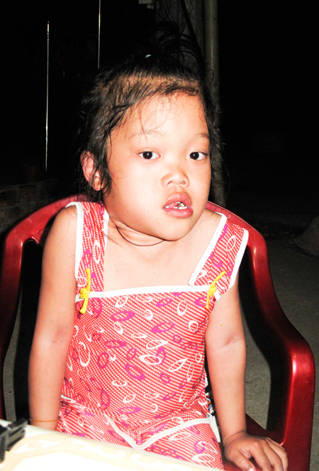 Cháu bé bị ung thư hạch cần được cứu giúp