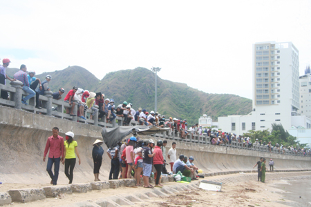 Tắm biển, 1 cô giáo tử nạn