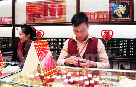 Thiếu lực đẩy, vàng SJC quay đầu giảm hơn 200.000 đồng mỗi lượng